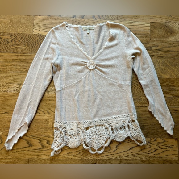 Easel light peach sweater with crochet detailing. Size L - Picture 7 of 8